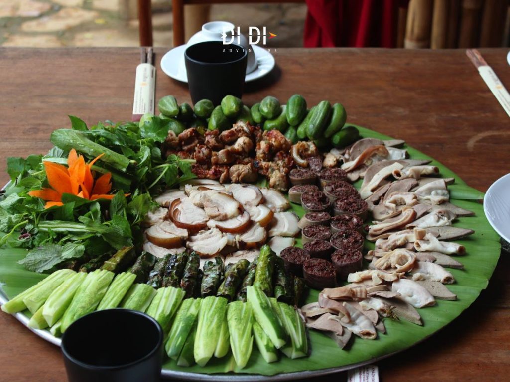 Cỗ lá lợn bản - món ăn đặc sắc nhất trong văn hóa ẩm thực xứ Mường